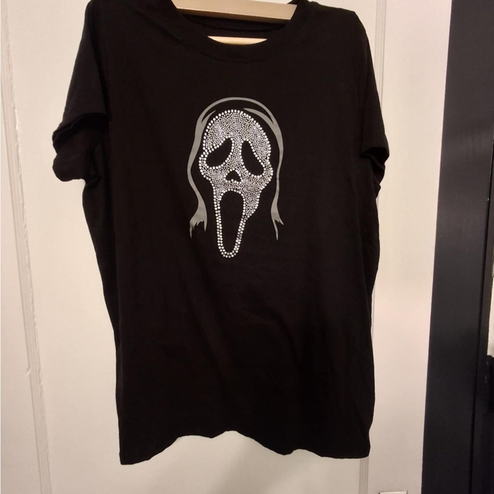 torrid Black Short Sleeve Tee with Silver Rhinestone Scream/Ghostface Graphic